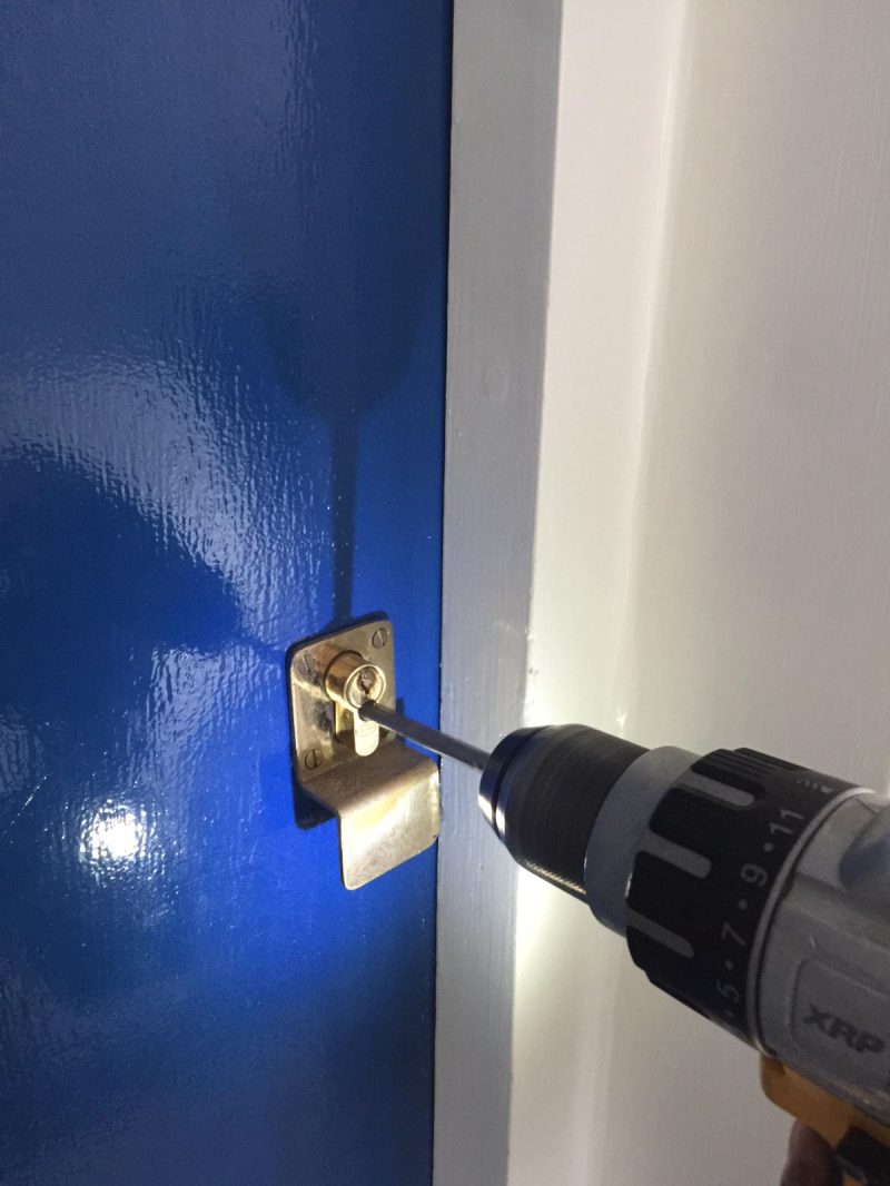 24 hour locksmith emergency service in north west london locked in your house