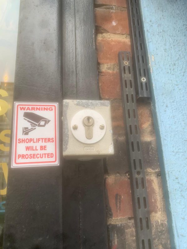can not open store shutter locksmith for my business (1)