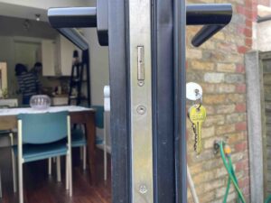 Locksmith SW8 lock opening service 7 days a week in stockwell sw8