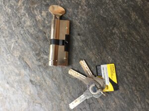 clapham locksmith london locked out of house