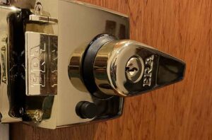 clapham town locksmiths era nightlatch replace