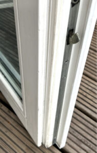 clapham locksmith london 24 hour mechanism change uPVC door lock