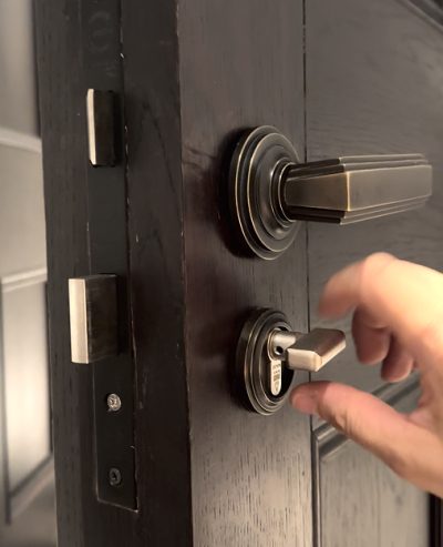 door lock unlocked Clapham Locksmith London